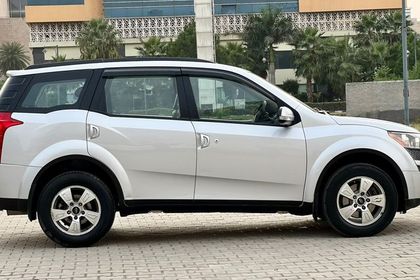2014 Mahindra XUV500 W8 FWD