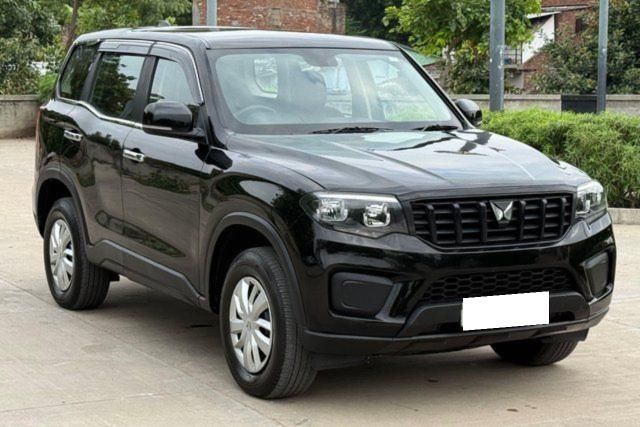 Mahindra Scorpio N Z2 Diesel Second-hand 2024 Mahindra Scorpio N Z2 Diesel for sale in Ahmedabad