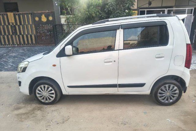 Second-hand 2016 Maruti Suzuki Wagon R AMT VXI for sale in Jaipur