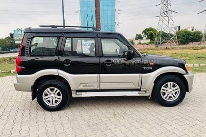 Used VLX 2WD 7S BSIV