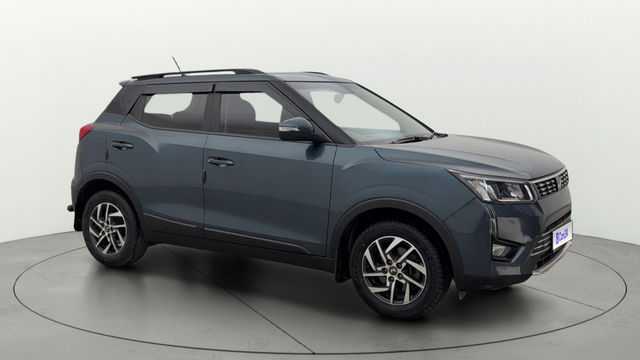 Mahindra XUV300 W8 Option AMT BSVI Second-hand 2023 Mahindra XUV300 W8 Option AMT BSVI for sale in Chennai
