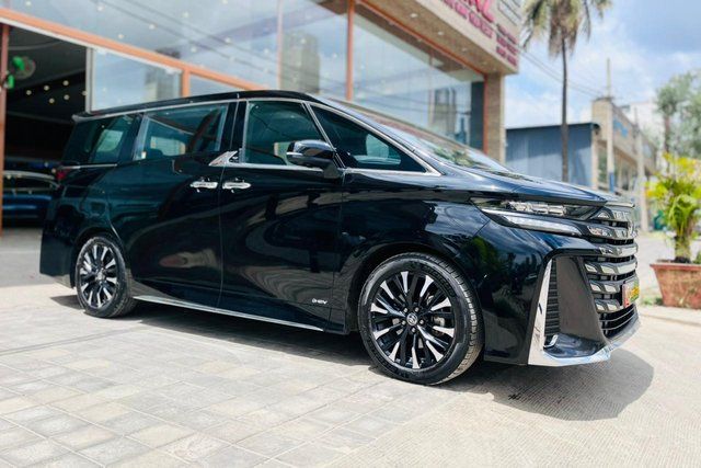 Toyota Vellfire VIP Executive Lounge Second-hand 2025 Toyota Vellfire VIP Executive Lounge for sale in Bangalore