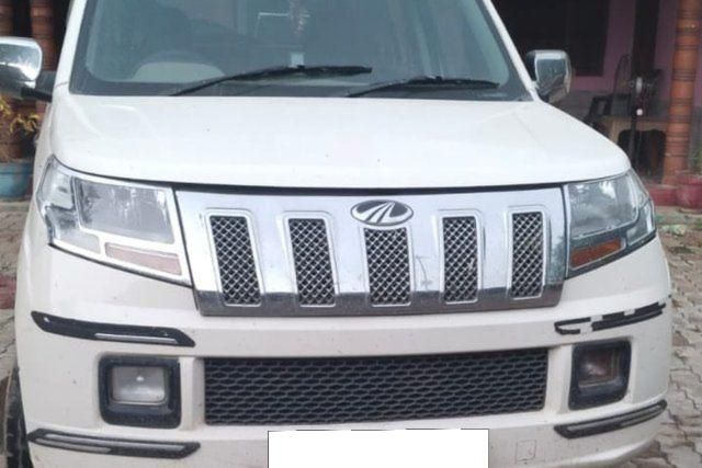 Mahindra TUV 300 T4 Plus Second-hand 2018 Mahindra TUV 300 T4 Plus for sale in Ambedkar Nagar