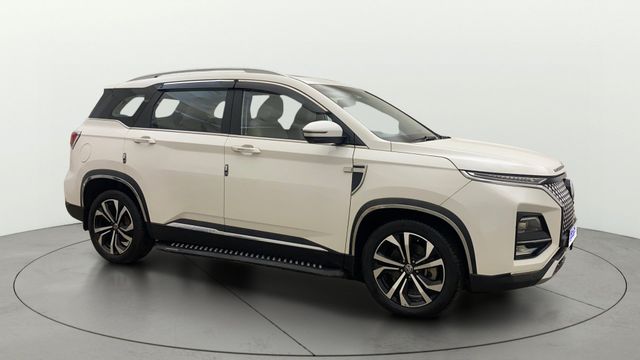 Second-hand 2023 MG Hector Plus 2.0 Sharp Pro Diesel BSVI for sale in Hyderabad