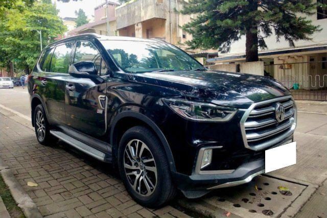 Second-hand 2023 MG Gloster Savvy 4x4 7Str for sale in Pune