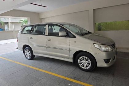 2013 टोयोटा इनोवा 2.5 GX (Diesel) 7 Seater BS IV