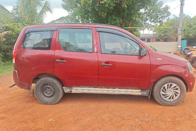 Mahindra Xylo E4 Second-hand 2010 Mahindra Xylo E4 for sale in Nellore