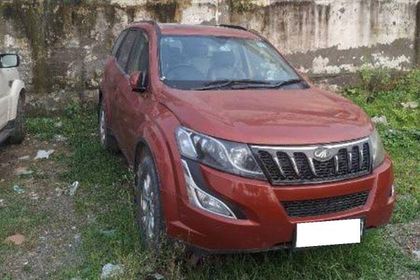 2016 Mahindra XUV500 W6 2WD