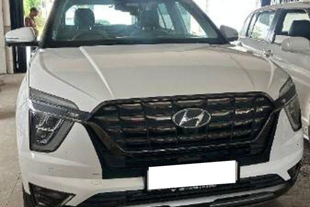 Second-hand 2024 Hyundai Alcazar Signature (O) 7-Seater Diesel AT for sale in Chandigarh