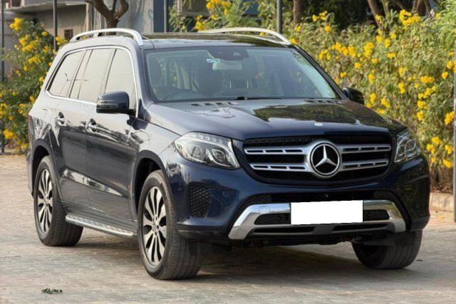Mercedes-Benz GLS 350d 4MATIC Second-hand 2017 Mercedes-Benz GLS 350d 4MATIC for sale in Ahmedabad