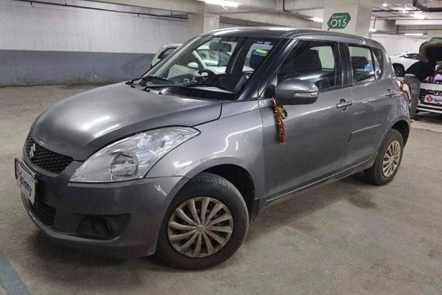 Maruti Suzuki Swift VXI Second-hand 2013 Maruti Suzuki Swift VXI for sale in Pune