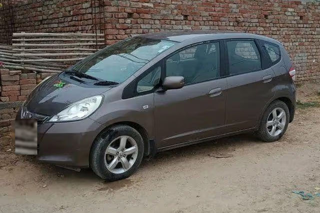 Honda Jazz Basic Second-hand 2012 Honda Jazz Basic for sale in New Delhi