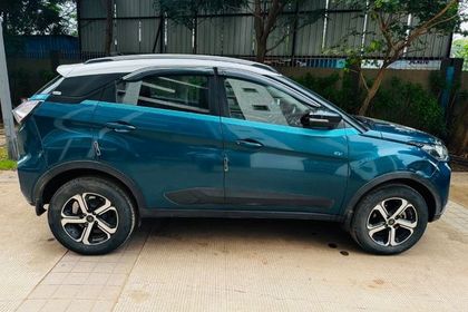 2022 Tata Nexon EV एक्सजेड प्लस