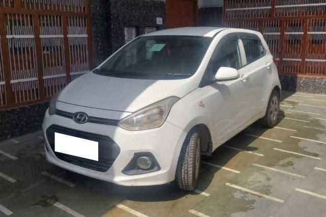 Second-hand 2014 Hyundai Grand i10 Magna for sale in Rohtak