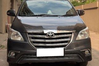 Used 2.5 VX (Diesel) 8 Seater BS IV