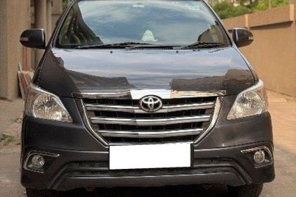2015 Toyota Innova 2.5 वीएक्स (Diesel) 8 Seater BS IV