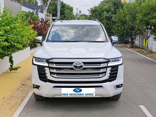 Toyota Land Cruiser 300 ZX Second-hand 2025 Toyota Land Cruiser 300 ZX for sale in Coimbatore