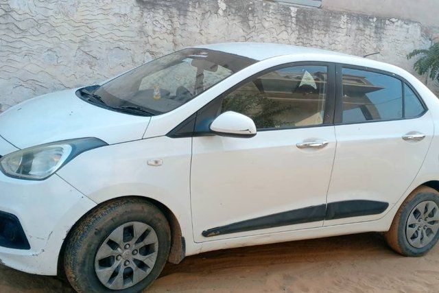 Hyundai Xcent 1.1 CRDi Base Second-hand 2015 Hyundai Xcent 1.1 CRDi Base for sale in Churu