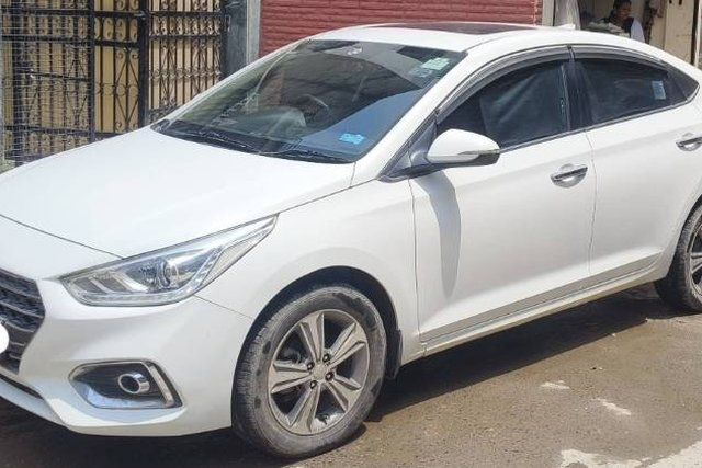 Hyundai Verna CRDi 1.6 SX Option Second-hand 2017 Hyundai Verna CRDi 1.6 SX Option for sale in New Delhi