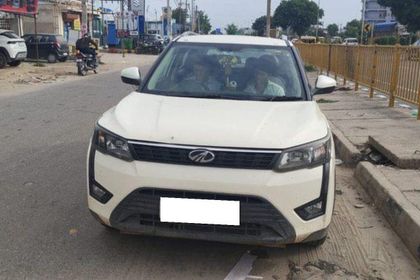 2021 Mahindra XUV300 W4 बीएस6