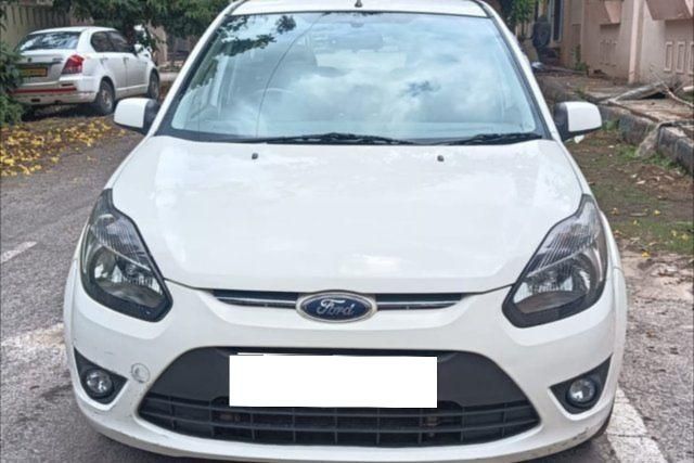 Second-hand 2010 Ford Figo Petrol Titanium for sale in Bangalore