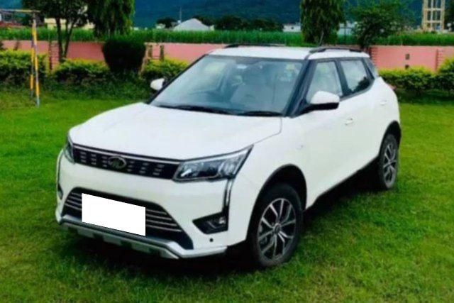 Second-hand 2020 Mahindra XUV300 W6 AMT Diesel BSIV for sale in Haldwani