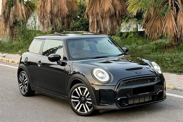 Second-hand 2024 Mini Cooper S STD for sale in New Delhi
