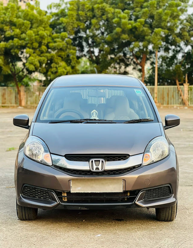 Honda Mobilio S i-DTEC Second-hand 2014 Honda Mobilio S i-DTEC for sale in Ahmedabad