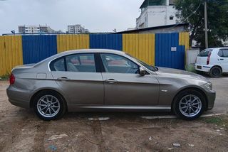 Used 320i