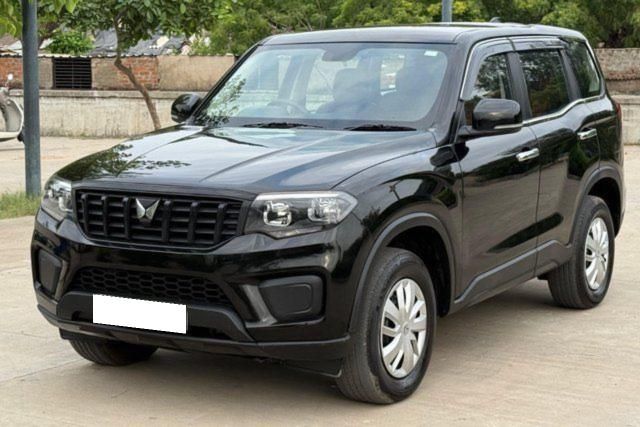 Mahindra Scorpio N Z2 Diesel Second-hand 2024 Mahindra Scorpio N Z2 Diesel for sale in Ahmedabad