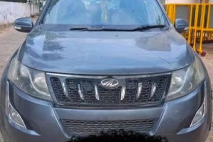 2016 Mahindra XUV500 W10 AWD