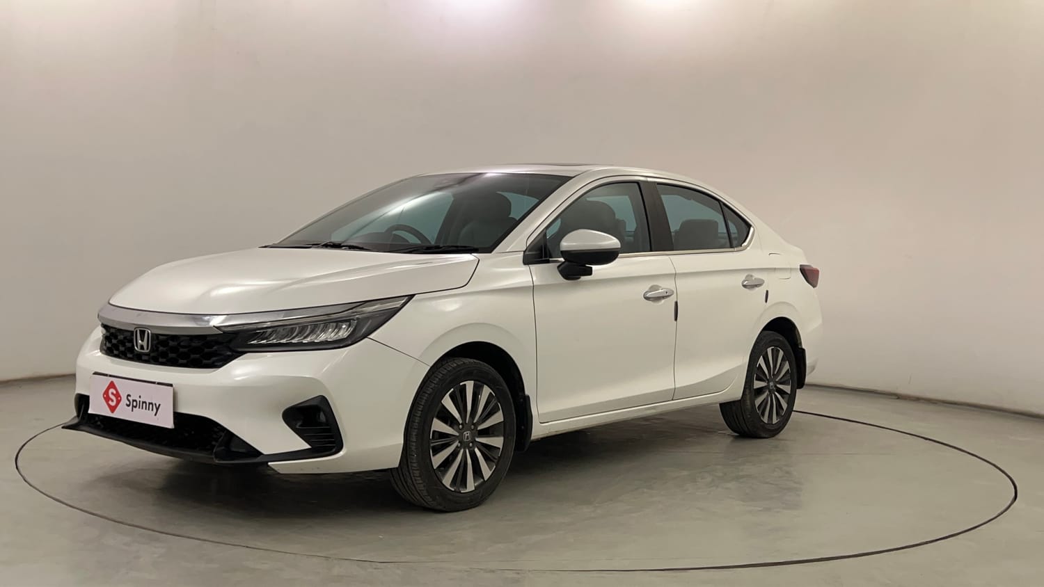 その他 Gen Spinny Used Sedan Cars in Sinnar - Second Hand Sedans for Sale