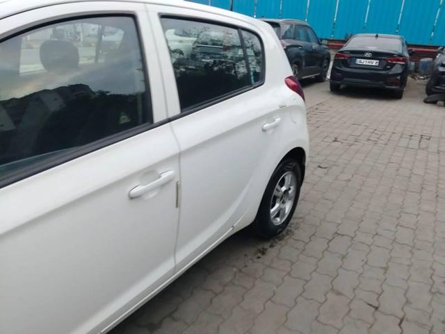 Second-hand 2011 Hyundai i20 1.2 Asta for sale in Ahmedabad