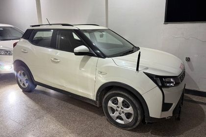 2023 Mahindra XUV300 W6 AMT Diesel Sunroof NT BSVI