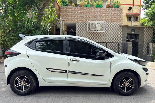 Tata Altroz XE Plus BSVI Second-hand 2022 Tata Altroz XE Plus BSVI for sale in New Delhi