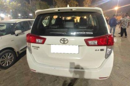 2019 Toyota Innova Crysta 2.4 जी प्लस MT बीएस4