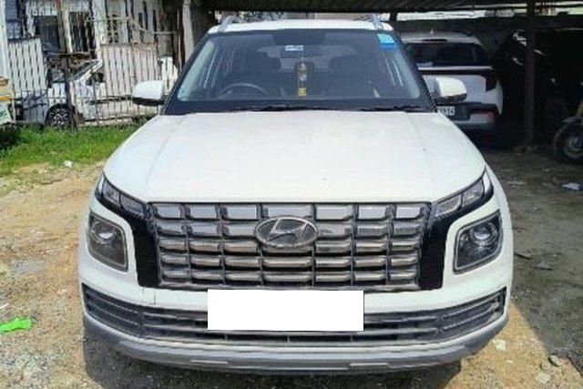 Hyundai Venue S Opt 2023-2025 Second-hand 2023 Hyundai Venue S Opt 2023-2025 for sale in New Delhi
