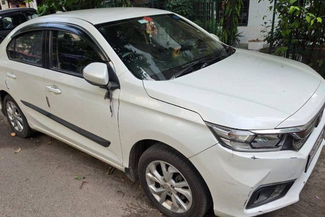 Second-hand 2021 Honda Amaze 2nd Gen VX CVT BSVI for sale in New Delhi