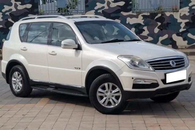 Second-hand 2015 Mahindra Ssangyong Rexton RX7 for sale in Kalyan