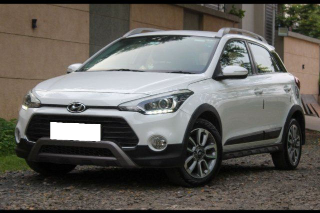 Second-hand 2015 Hyundai i20 Active 1.2 एस रेनफोर्स्ड for sale in Ahmedabad