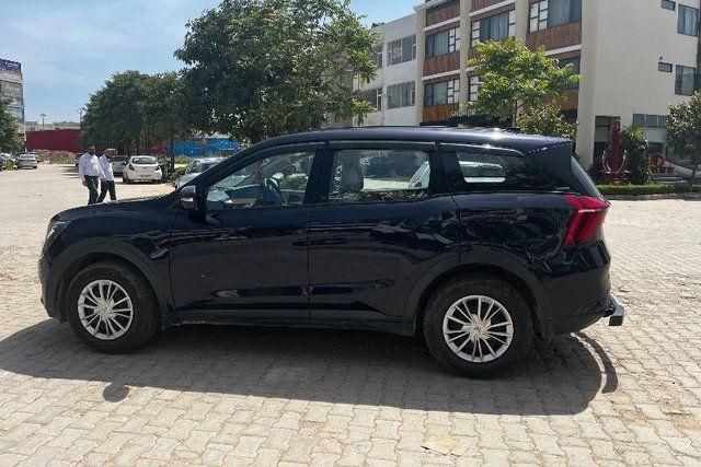 Mahindra XUV700 AX5 7 Str Diesel Second-hand 2025 Mahindra XUV700 AX5 7 Str Diesel for sale in Kharar