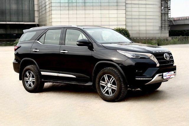 Second-hand 2024 Toyota Fortuner 4X2 AT for sale in New Delhi