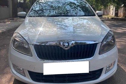 2013 Skoda Rapid 1.6 एमपीआई एलिगेंस