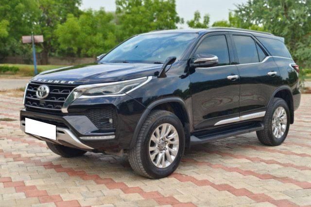 Second-hand 2022 Toyota Fortuner 4x4 डीजल बीएस6 for sale in Ahmedabad
