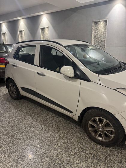 2014 Hyundai Grand i10 एस्टा ऑप्शन
