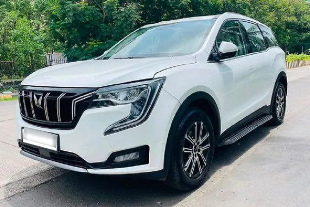 Second-hand 2024 Mahindra XUV700 एएक्स7एल 6 सीटर एटी for sale in Mumbai
