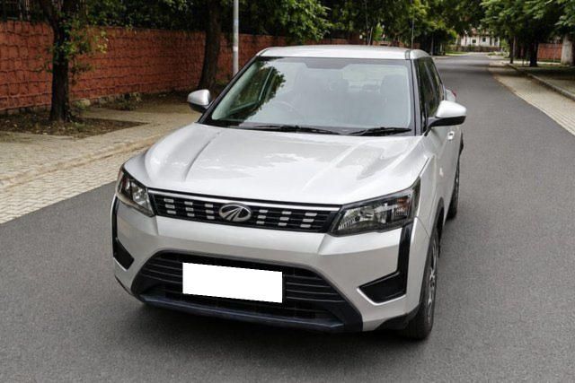 Second-hand 2020 Mahindra XUV300 W4 BSVI for sale in New Delhi