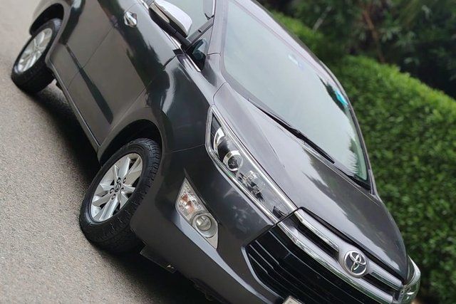 Toyota Innova Crysta 2.4 ZX MT BSIV Second-hand 2017 Toyota Innova Crysta 2.4 ZX MT BSIV for sale in New Delhi