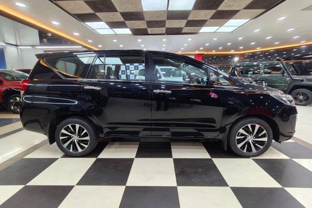 Second-hand 2022 Toyota Innova Crysta 2.7 GX 7 STR AT for sale in Bangalore