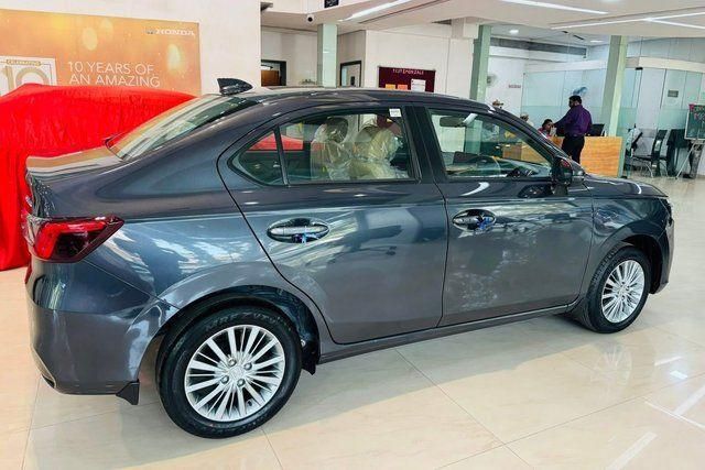 Honda Amaze VX CVT Second-hand 2026 Honda Amaze VX CVT for sale in Bhayandar